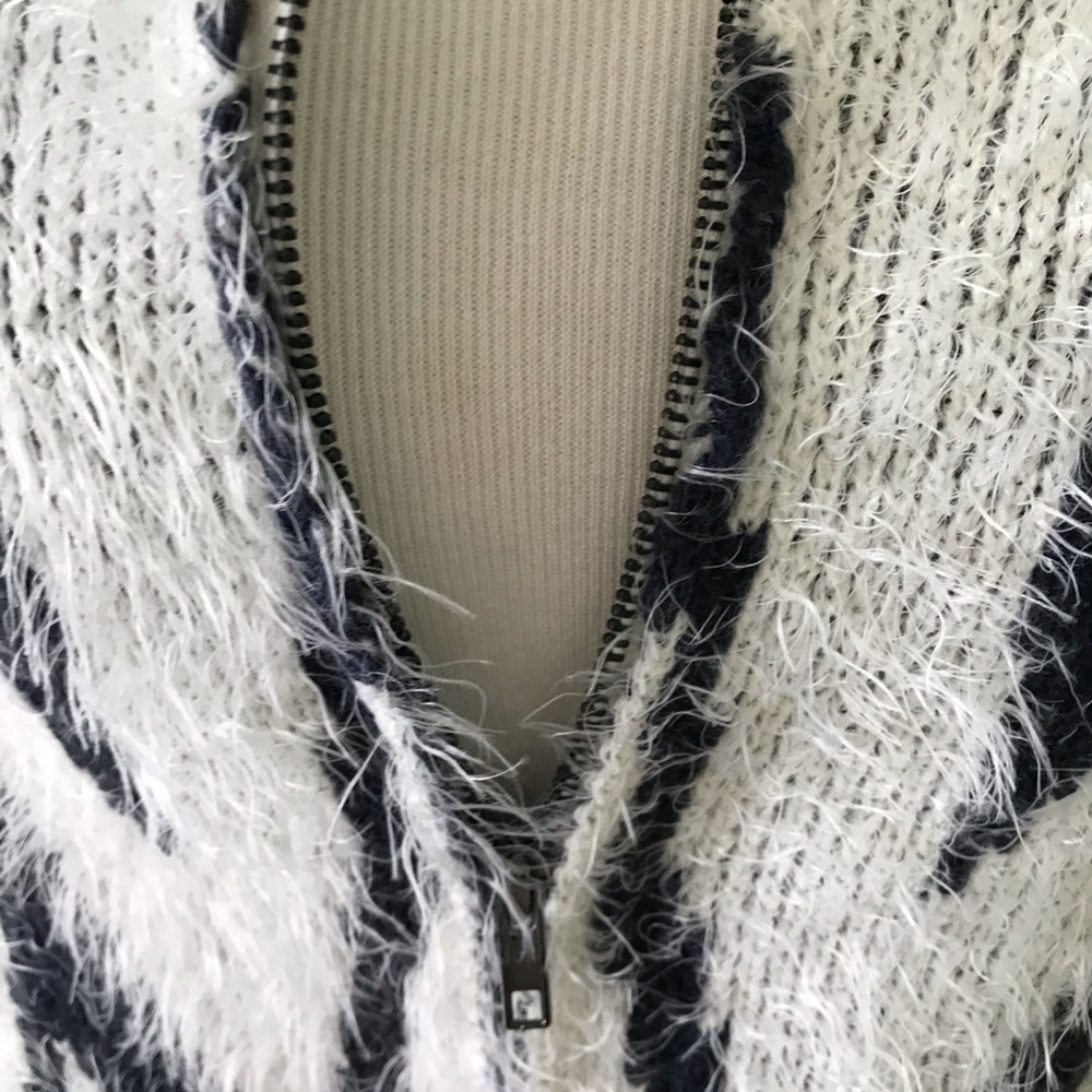 Wrap Poncho Soft And Fuzzy - image 4